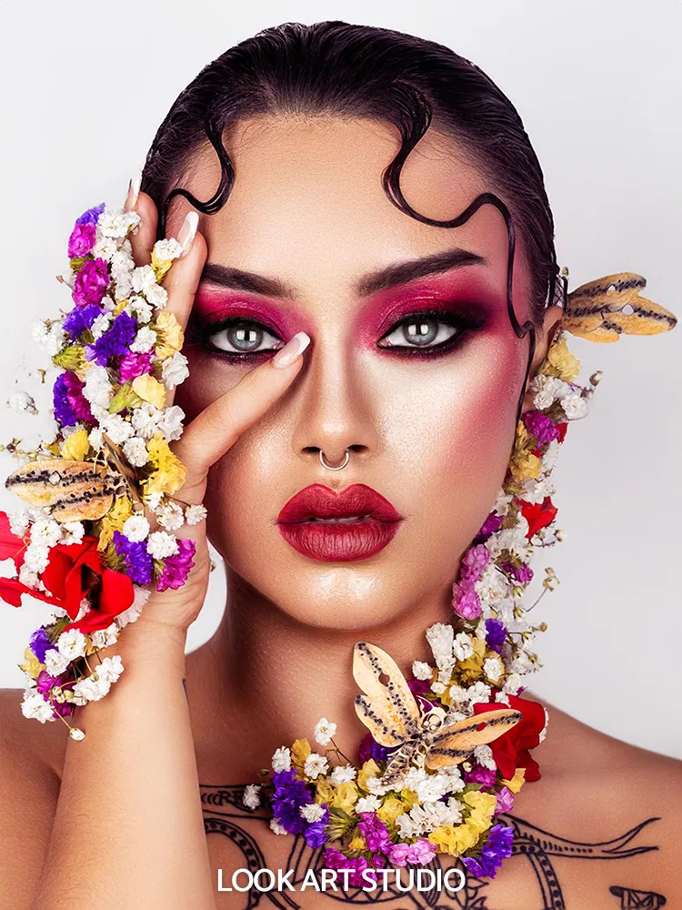 Maquillaje editorial creativo realizado en Look Art Studio