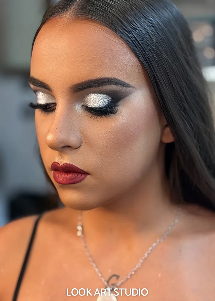 Maquillaje de fiesta en curso de automaquillaje de Look Art Studio